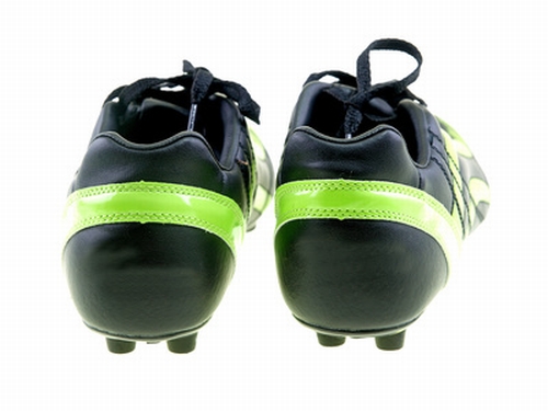 サッカーのスパイクで靴擦れが起きる３つの原因とその対処法